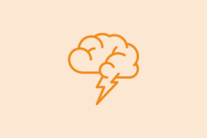 Ein orangefarbener Umriss eines Gehirns, aus dessen Basis ein Blitz hervorgeht, der Ideen oder geistige Energie symbolisiert, auf hellbeigem Hintergrund.